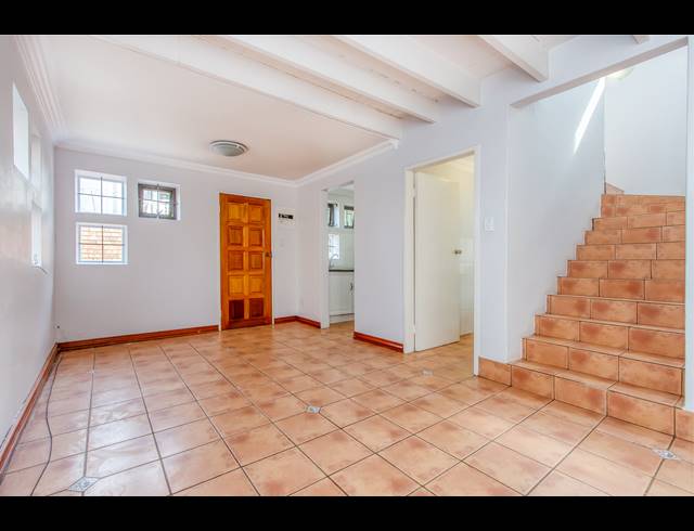 2.5 BEDROOM TOWNHOUSE TO LET IN PARKMORE